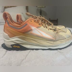 Size 9 Altra Athletic shoes
